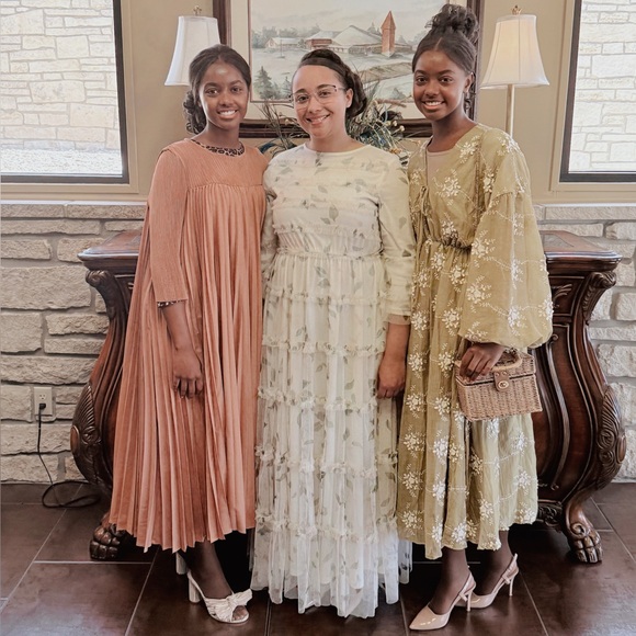 Meet your Posher, Breona - Picture 4 of 8